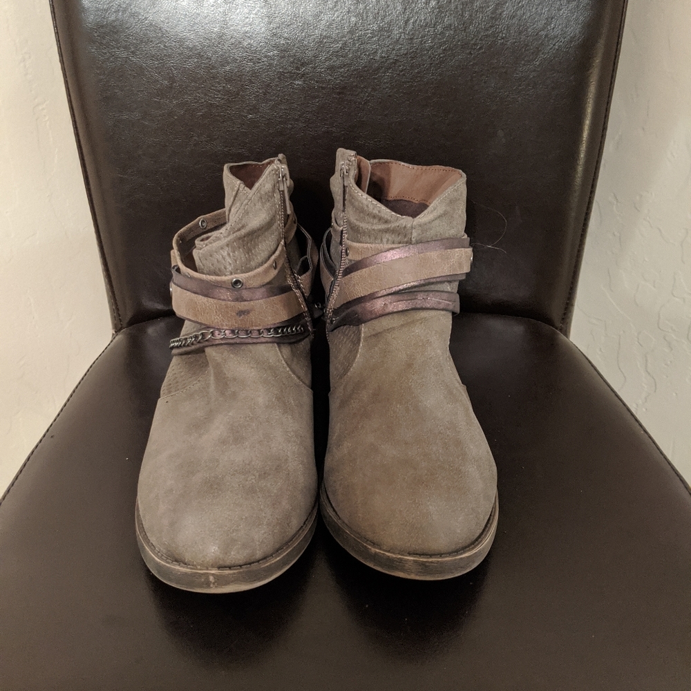 Ankle boots tan